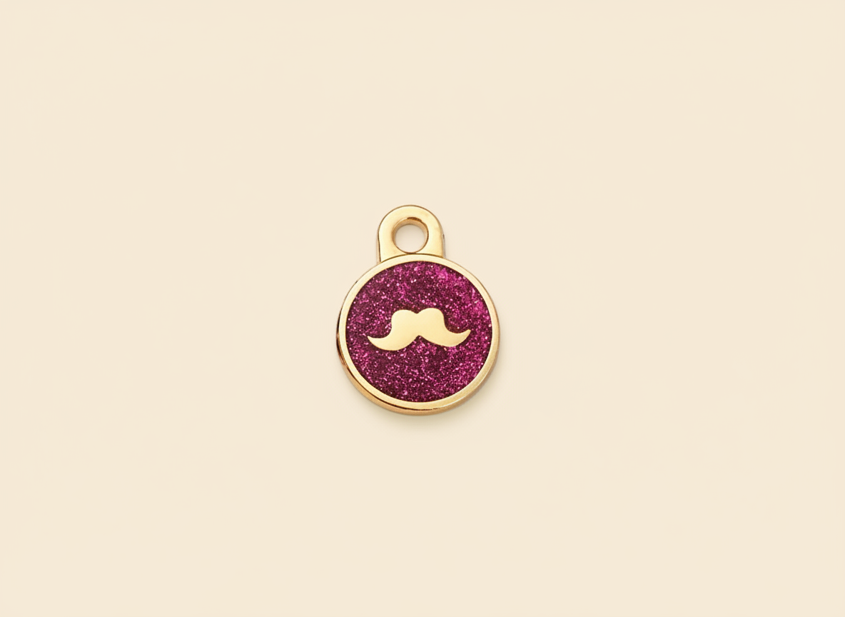 Ronde glitterpenning met snormotief in Britse stijl, donkerroze
